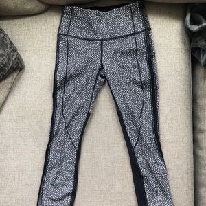 EUC lululemon *Frozen Fizz reflective* leggings